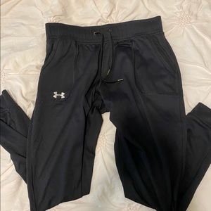 black under armor joggers size small
